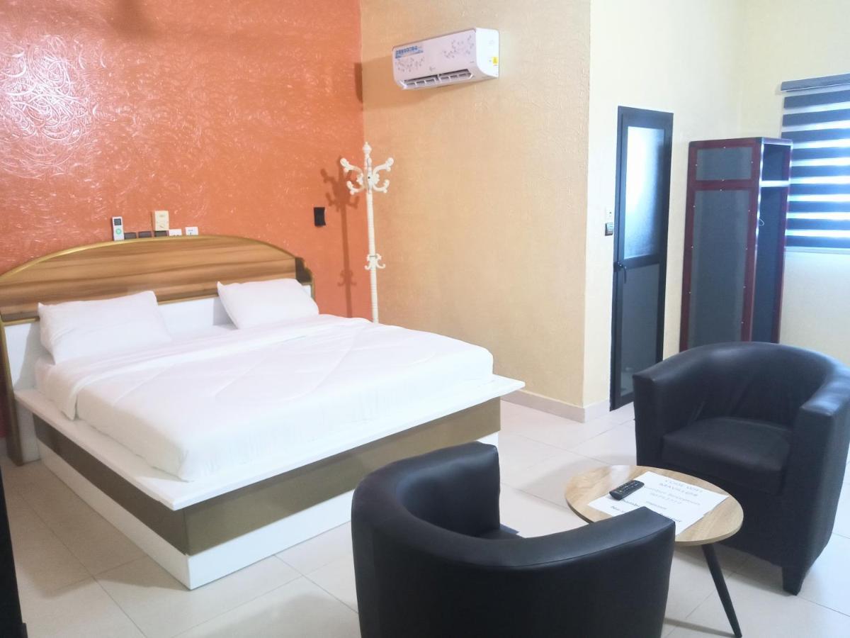 Hotel Mavilla Cotonou Esterno foto