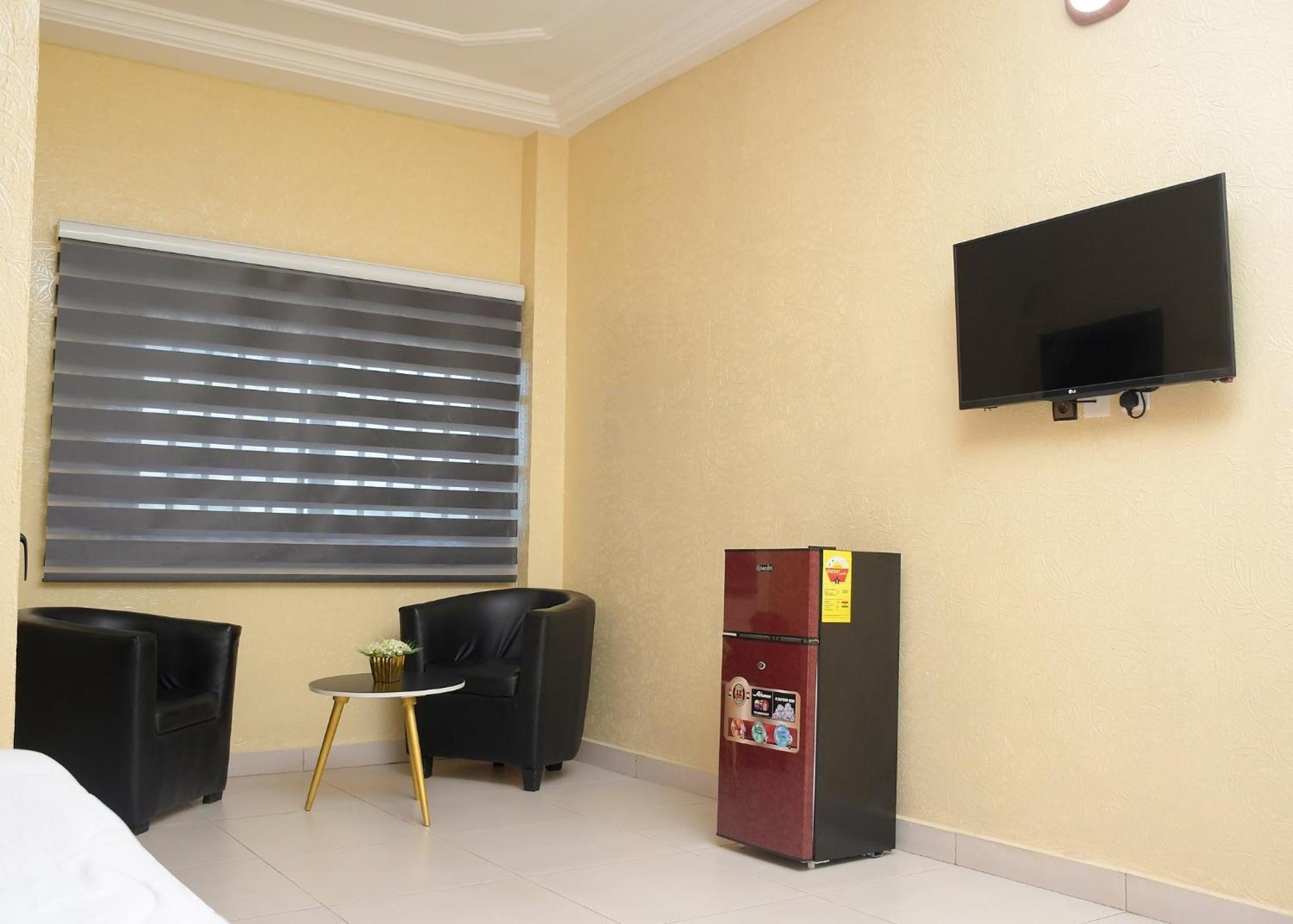 Hotel Mavilla Cotonou Esterno foto