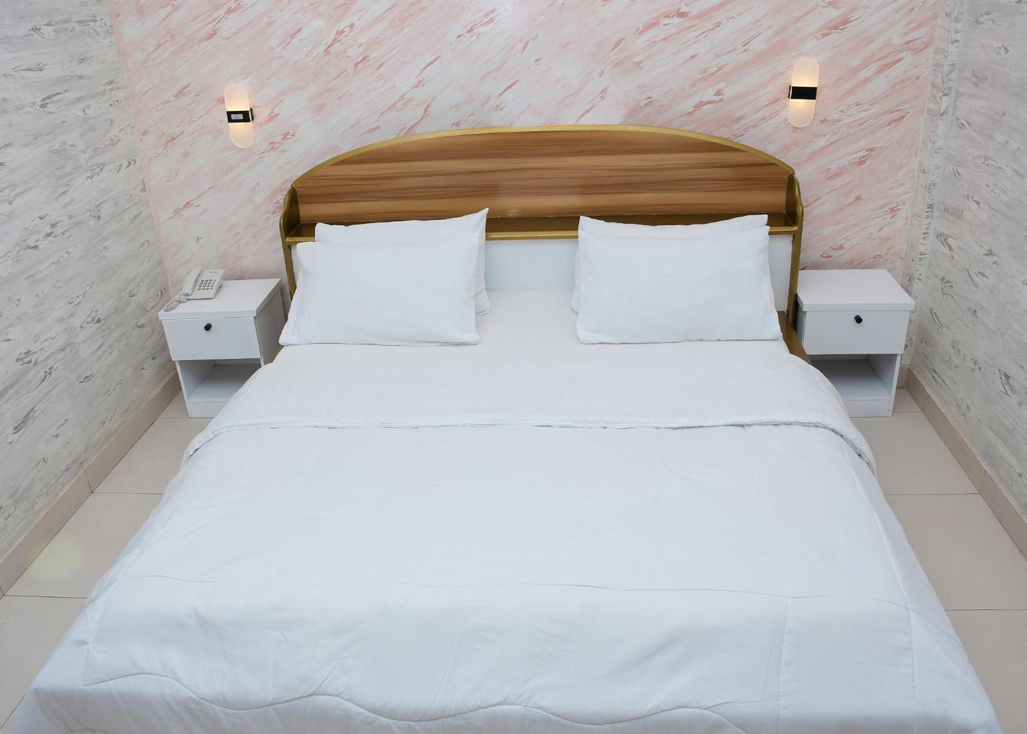 Hotel Mavilla Cotonou Esterno foto