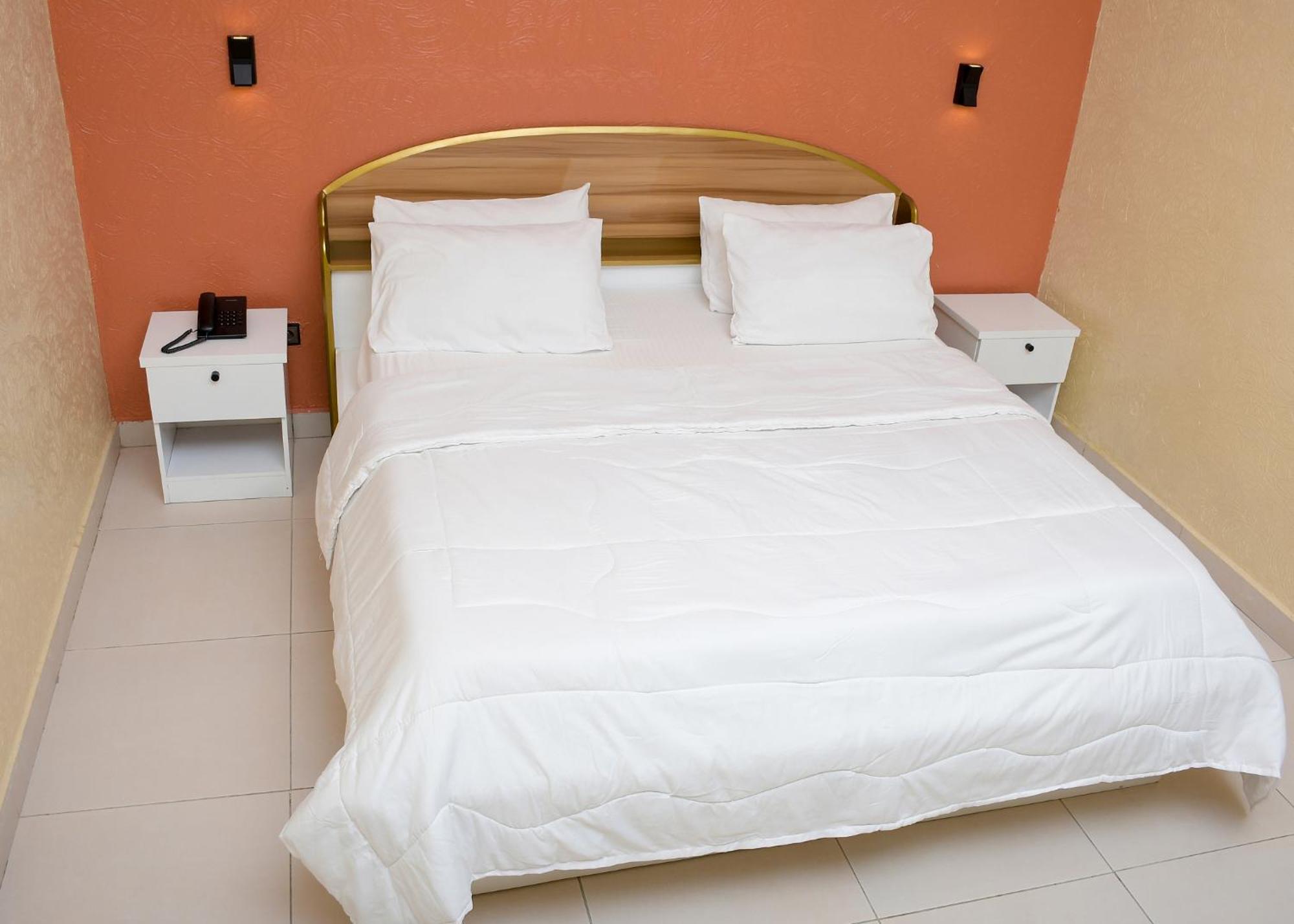 Hotel Mavilla Cotonou Esterno foto