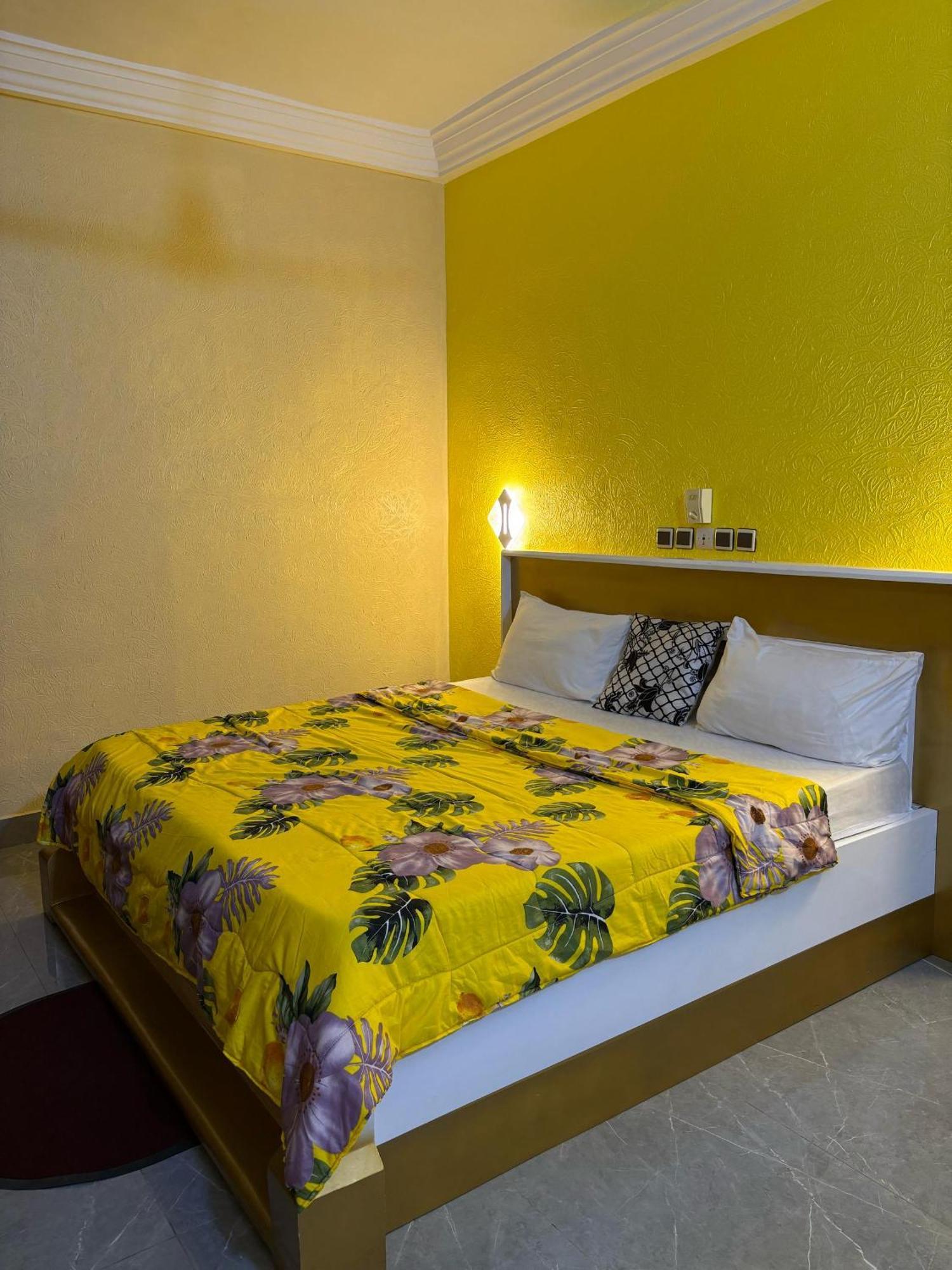 Hotel Mavilla Cotonou Esterno foto