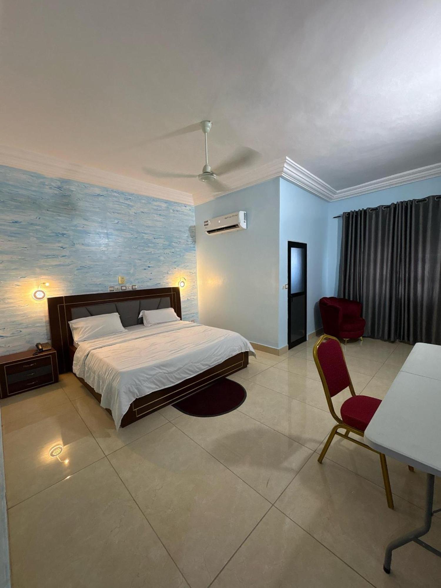 Hotel Mavilla Cotonou Esterno foto
