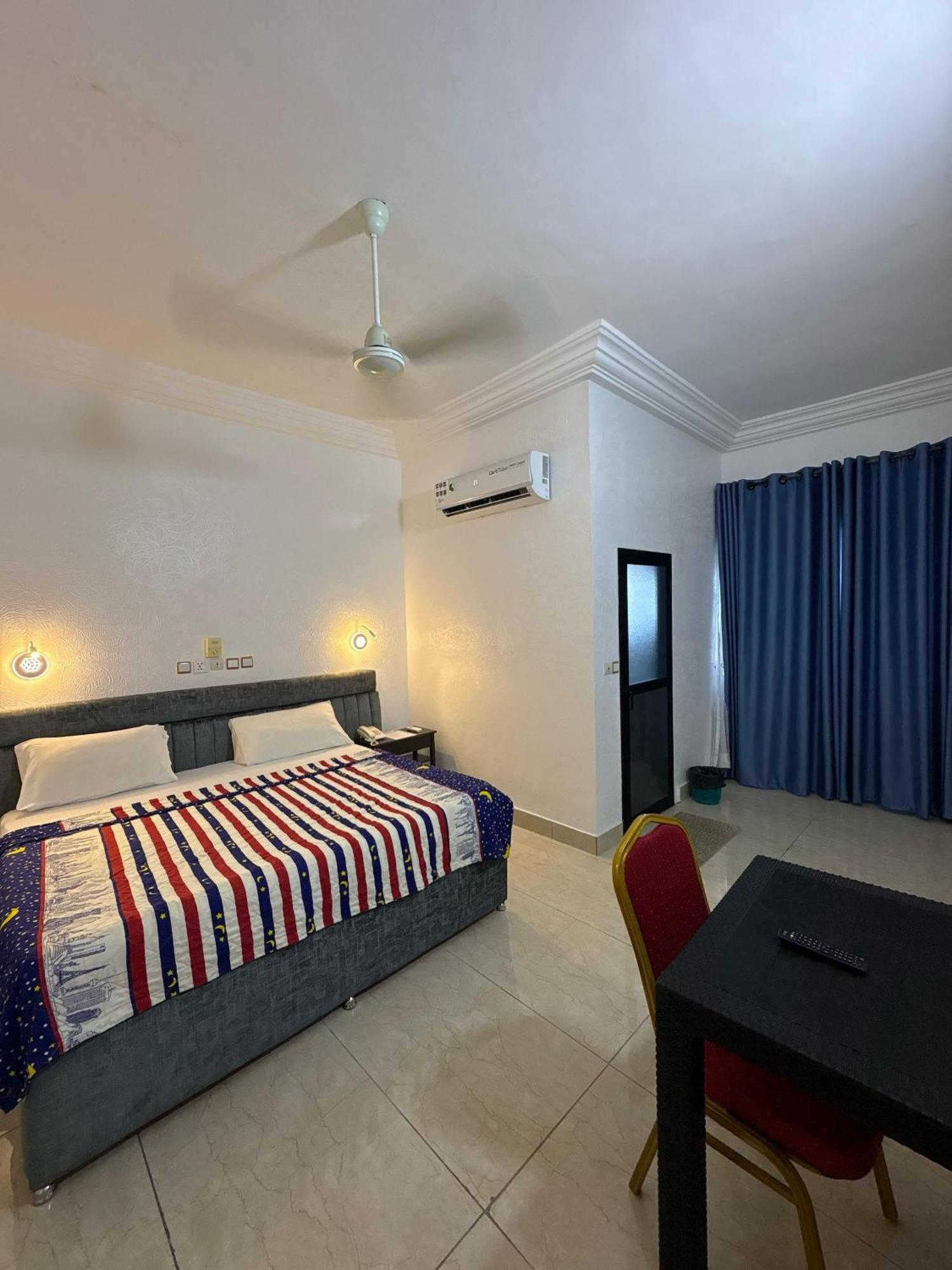 Hotel Mavilla Cotonou Esterno foto