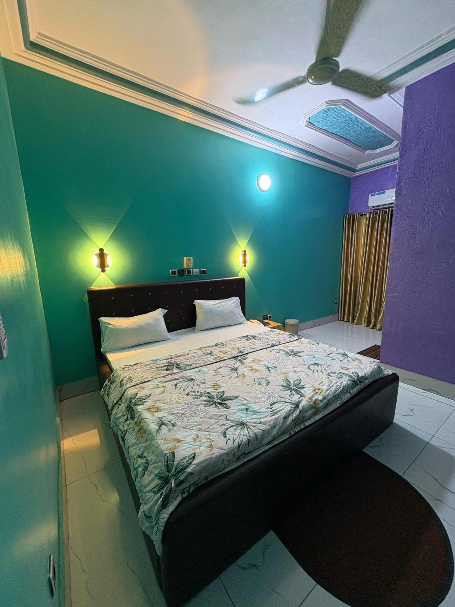Hotel Mavilla Cotonou Esterno foto